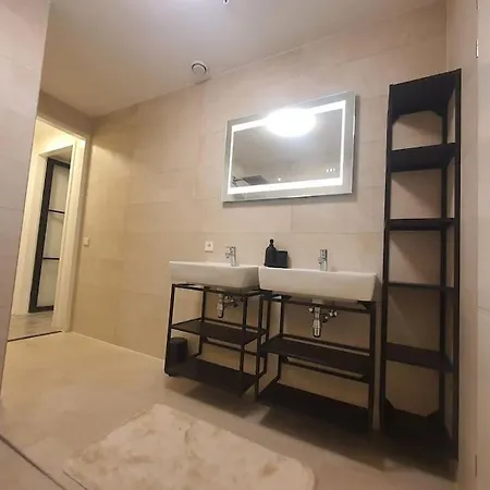 Cool Tower Apartment *